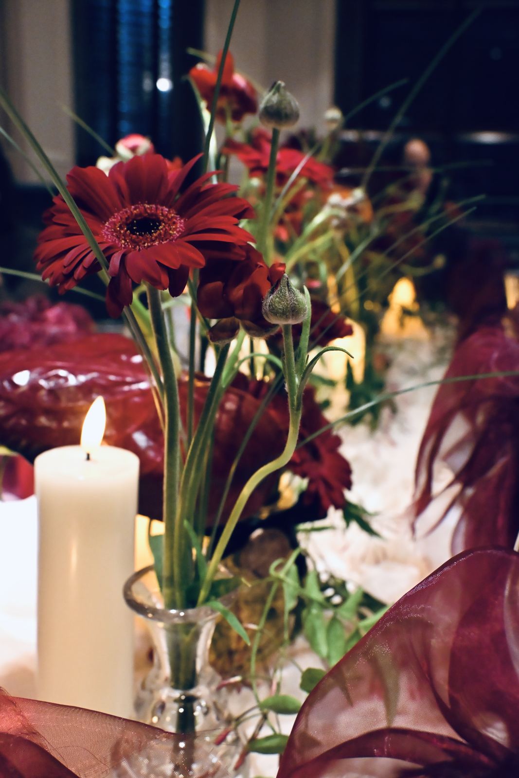 Hotel table flowers by 8 Flora